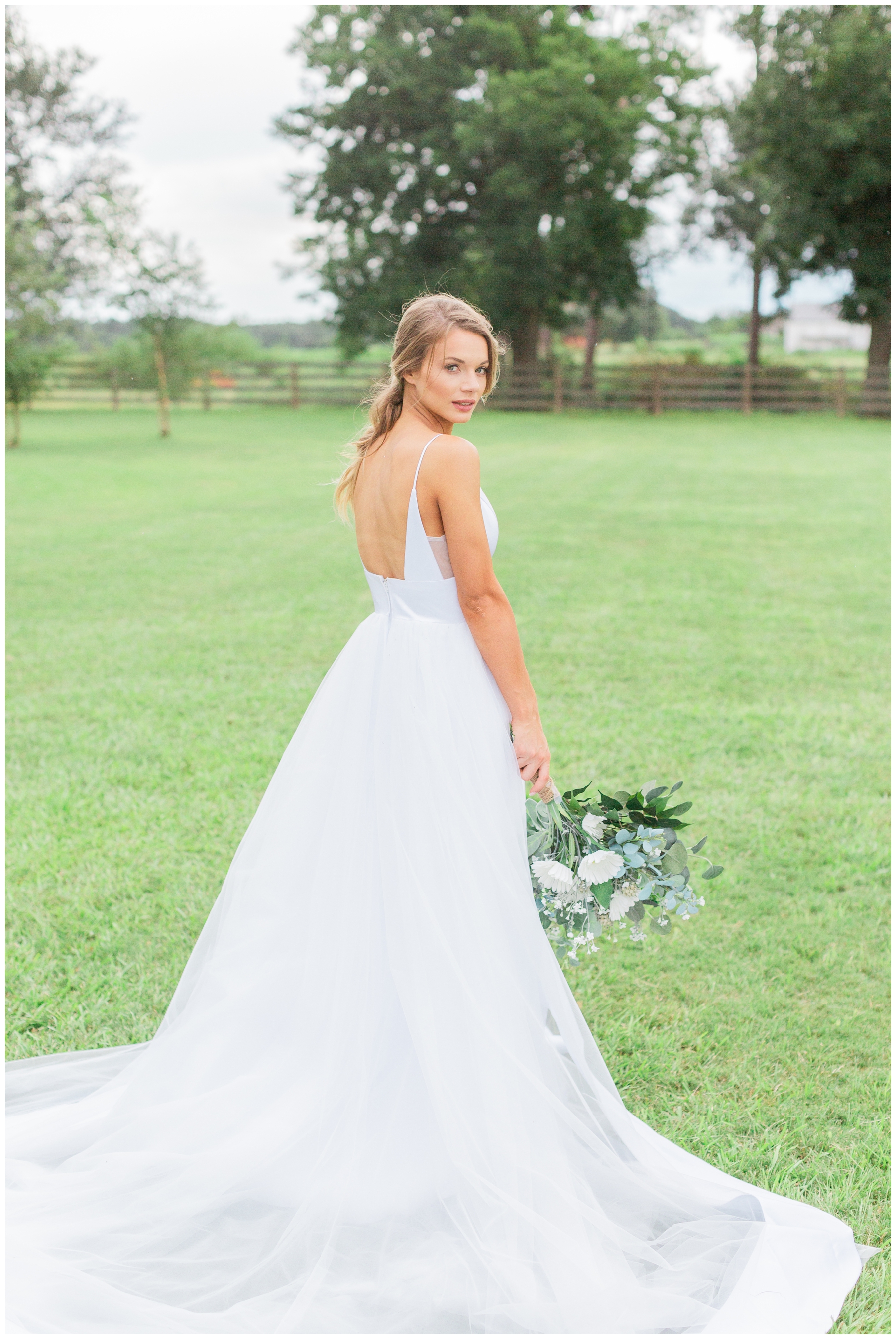 Atlanta_Georgia_Wedding_Photographer_Bridal_Bride_Portraits_Outdoor Wedding_Engaged_Simple_Fine Art_Light and Airy